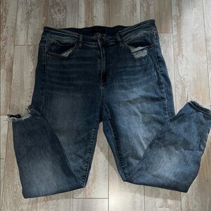 Women’s Judy Blue Distressed Jeans